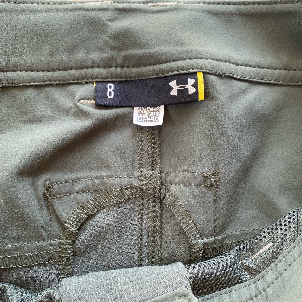38’ Long under armour light pants 29’inseam 
16’ waist